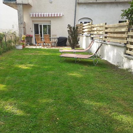 Appartement rez de chaussée avec terrasse et jardin Tence Exterior foto